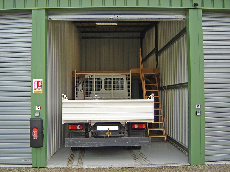 Grand Box avec camionnette du Boss du Stockage - SCI Luto